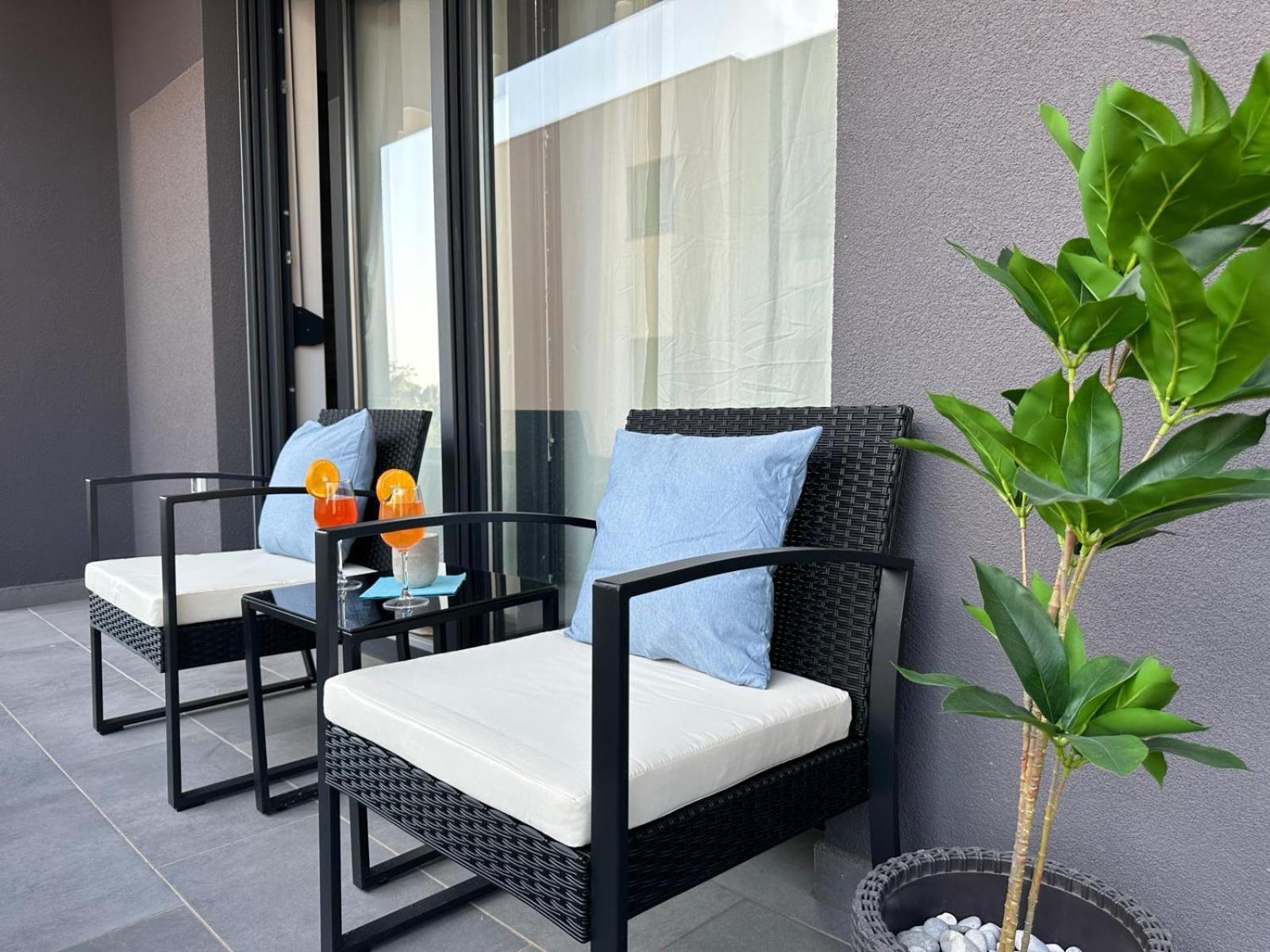 Apartments Harmony Hills Pula Exterior photo